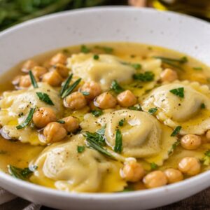 kikkererwtenbouilon met ravioli Keukentijgers